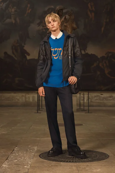 Look 19